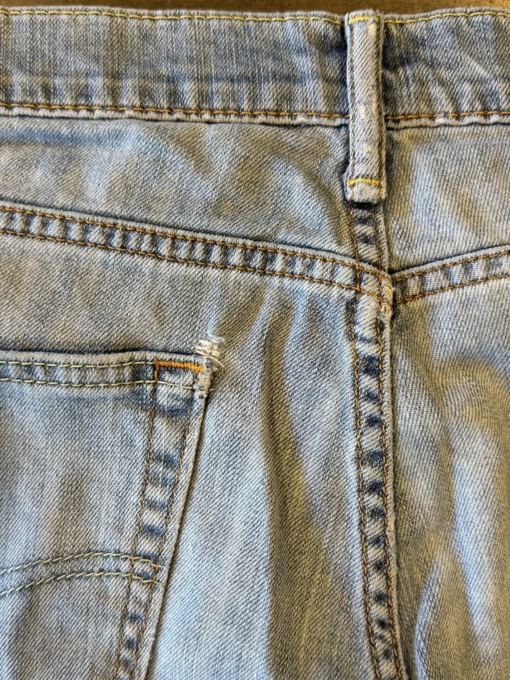 Levi’s 511 Slim Men’s Jeans W33 L30 Light Wash Denim Distressed AS IS